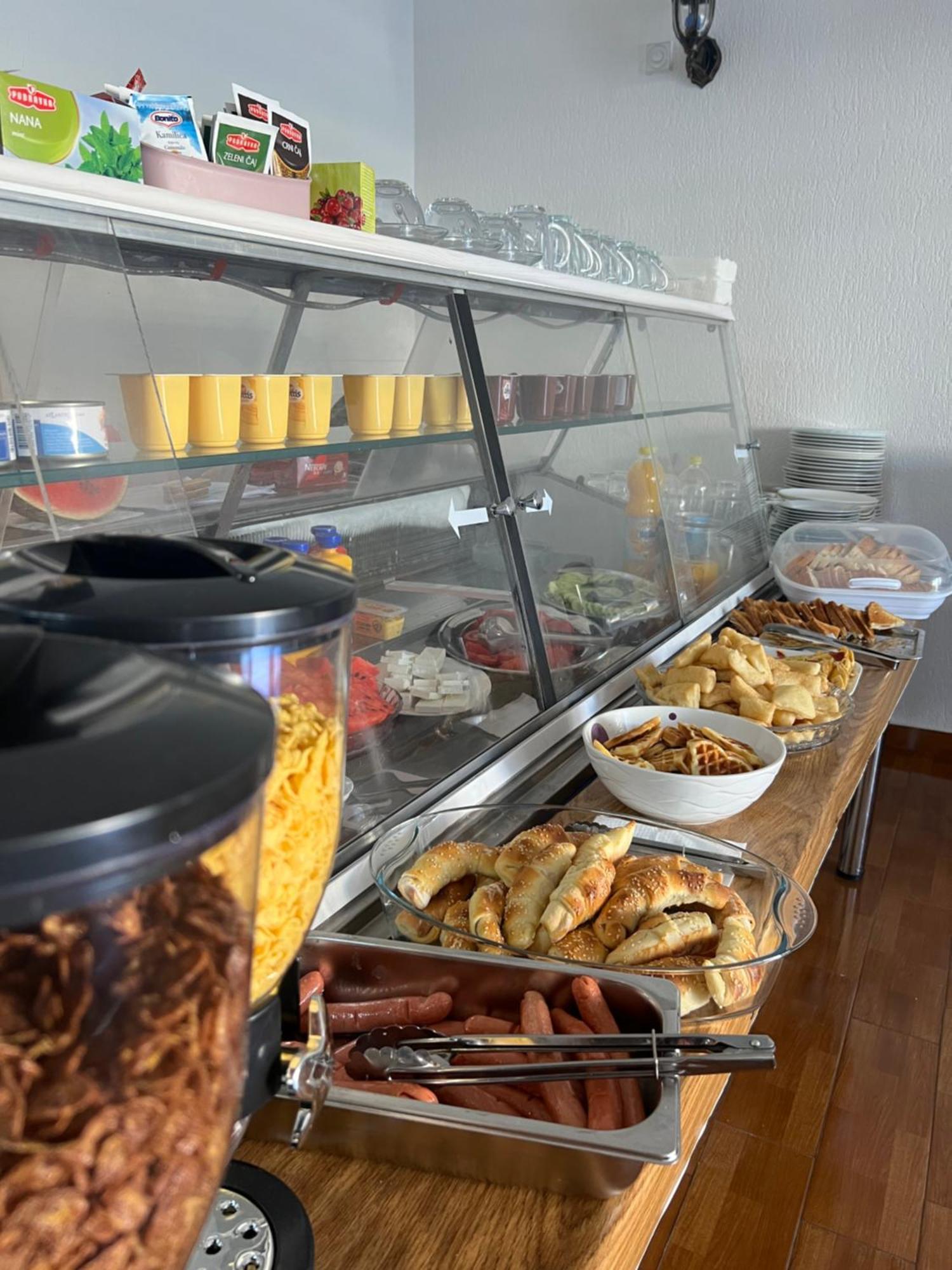 אולסינץ' Apartments Fat E Jet - Pool & Breakfast מראה חיצוני תמונה